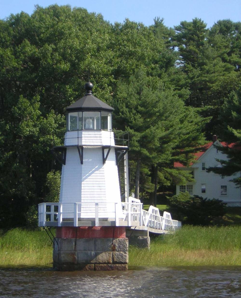 Doubling Point Lighthouse