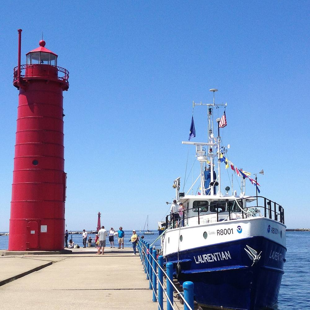 Muskegon South Pierhead Light