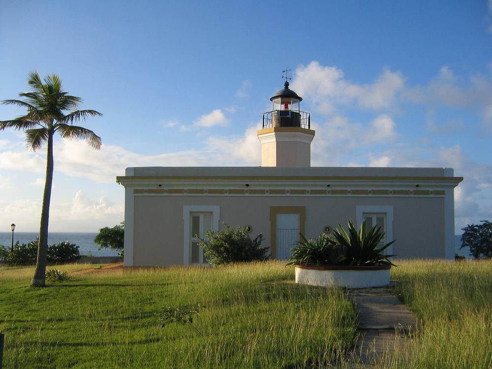 Faro de Punta Mulas