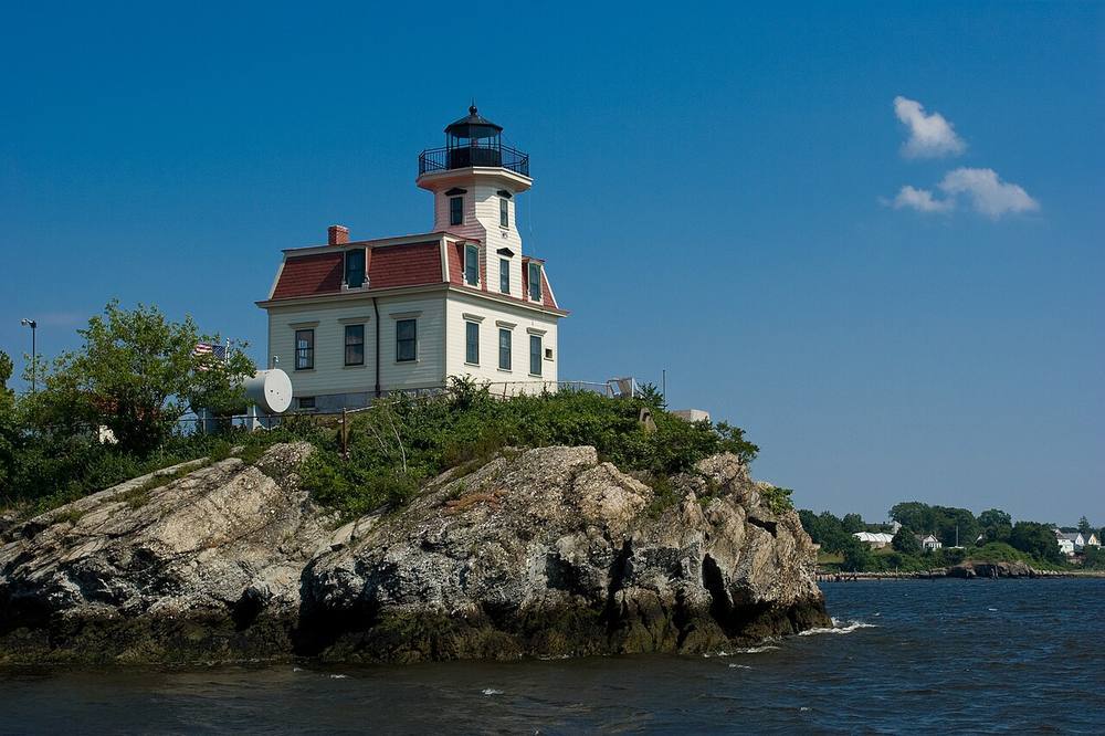 Pomham Rocks Lighthouse