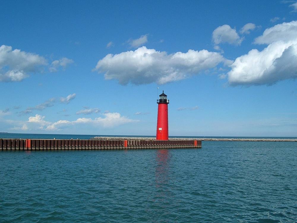 Kenosha North Pier Light